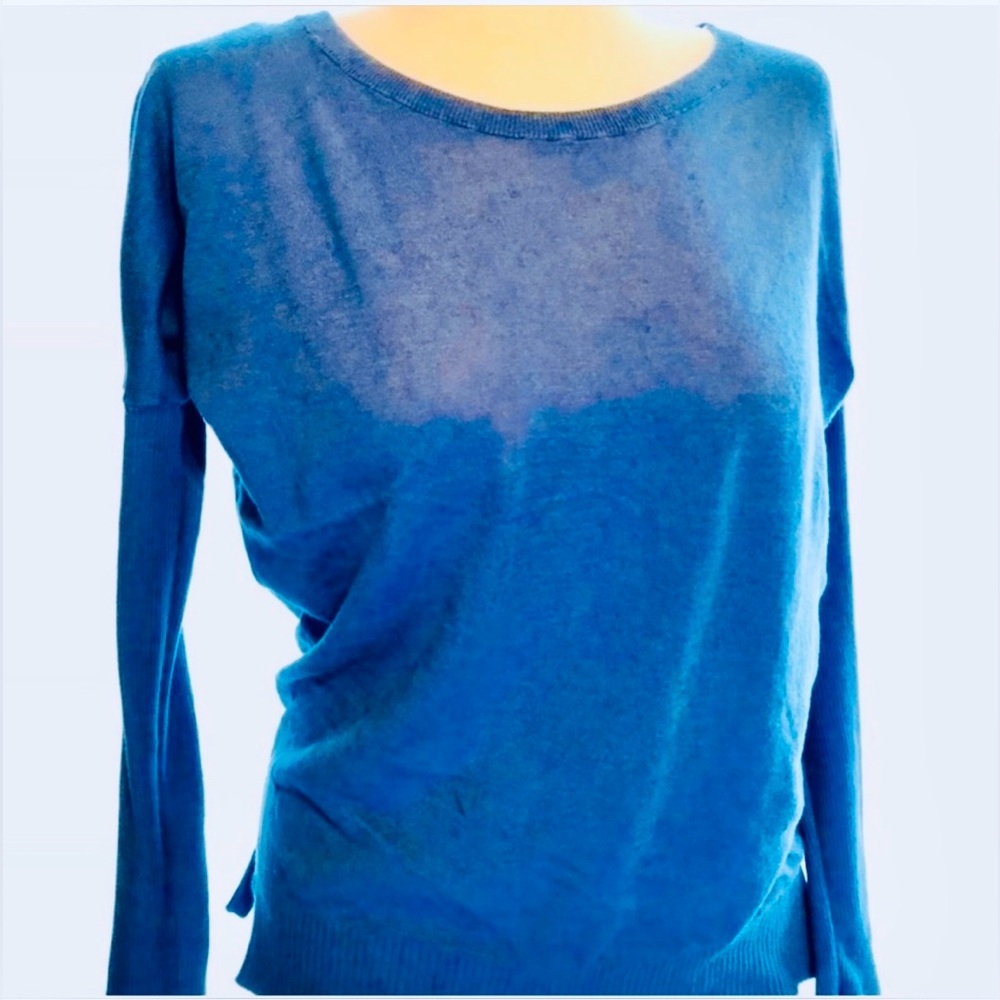 VICTORIA’S SECRET Periwinkle Blue LS Lightweight Sweater, Small, EUC (PMB3)